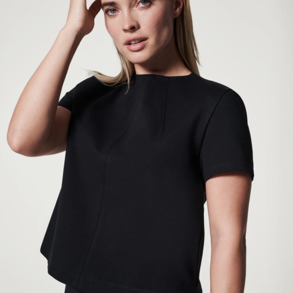 Spanx "The Perfect Funnel Neck Top", size L